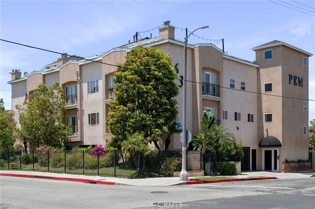 property at 637 S Grand Ave