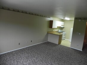 125 Twin Oaks Dr, Unit 318 in Joliet, IL - Building Photo - Building Photo
