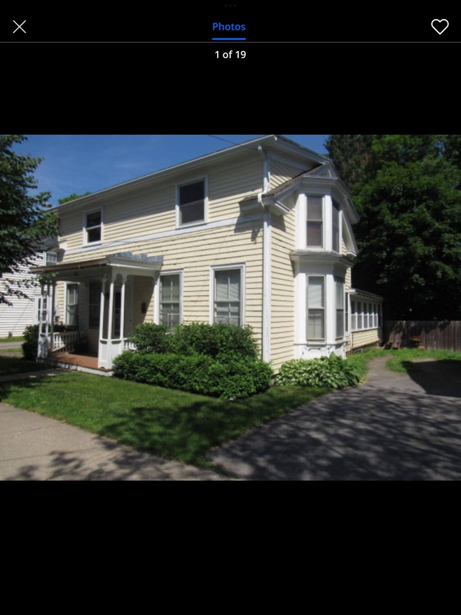 26 Elm St, Unit 26 Elm B in Cooperstown, NY - Foto de edificio - Building Photo