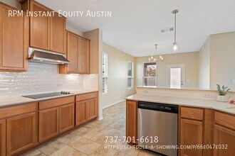 6300 Carriage Pines Dr in Del Valle, TX - Building Photo - Building Photo