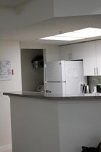 5065 Wiles Rd in Coconut Creek, FL - Building Photo - Building Photo