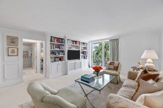 354 Chilean Ave in Palm Beach, FL - Building Photo - Building Photo