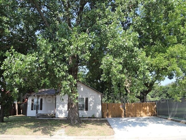 property at 313 Worthview Dr