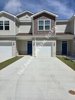 831 Jonleen Dr in Fort Walton Beach, FL - Building Photo