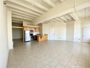 312 W 5th St, Unit 1125 in Los Angeles, CA - Building Photo - Building Photo