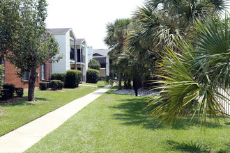 Pass Pointe Apartments in Biloxi, MS - Foto de edificio - Building Photo