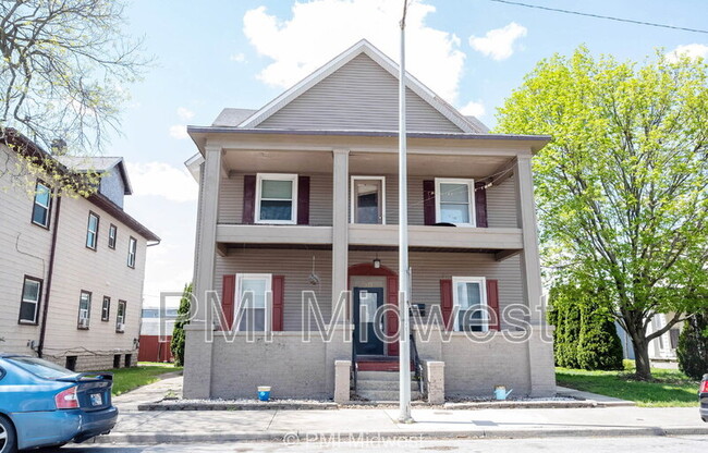 property at 611 N Main St