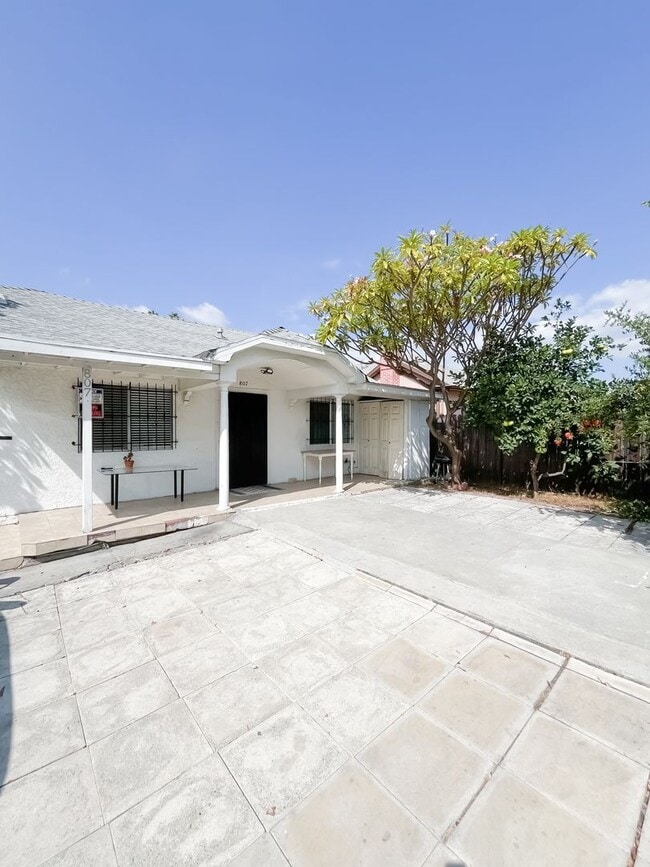 property at 807 Wilton Pl