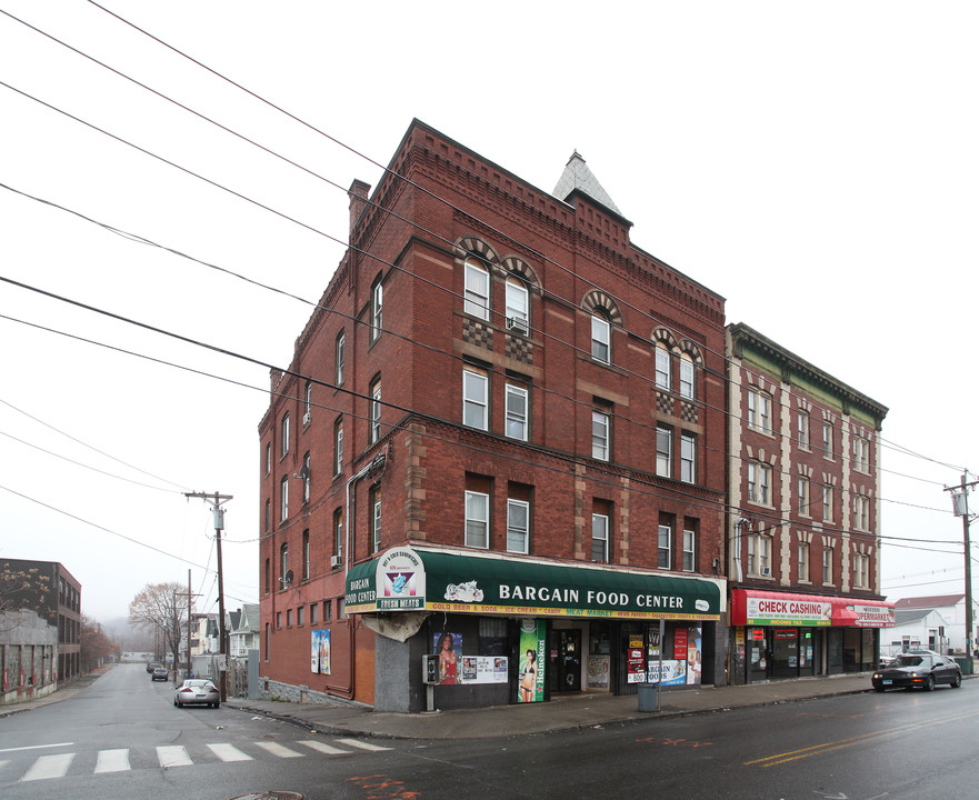 622-626 S Main St in Waterbury, CT - Building Photo