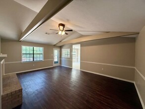 149 Rolling Oaks Dr in Maumelle, AR - Foto de edificio - Building Photo