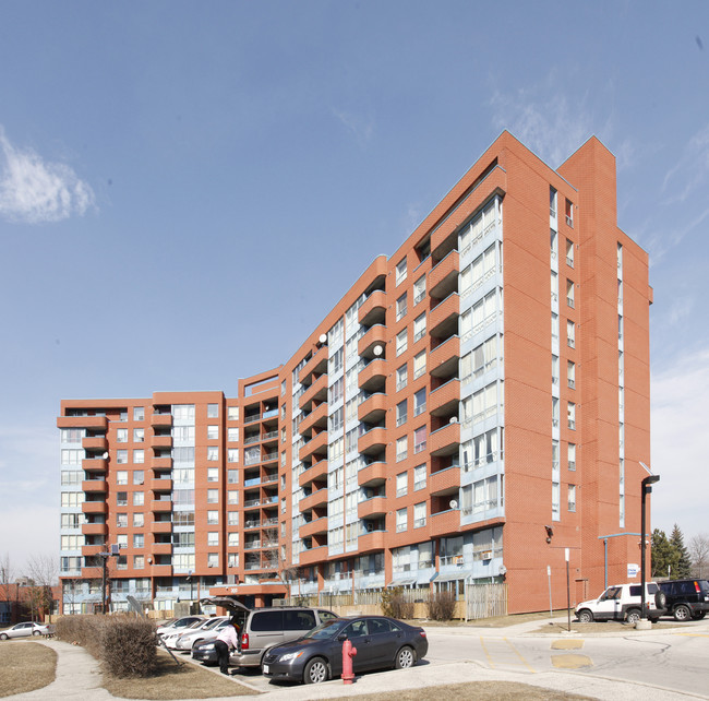 Salvador Del Mundo Co-operative Homes in Toronto, ON - Building Photo - Building Photo