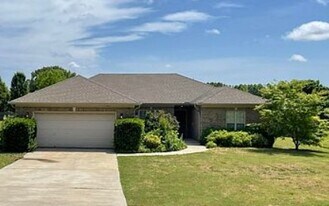 486 Bell Cir in Huntsville, AL - Building Photo