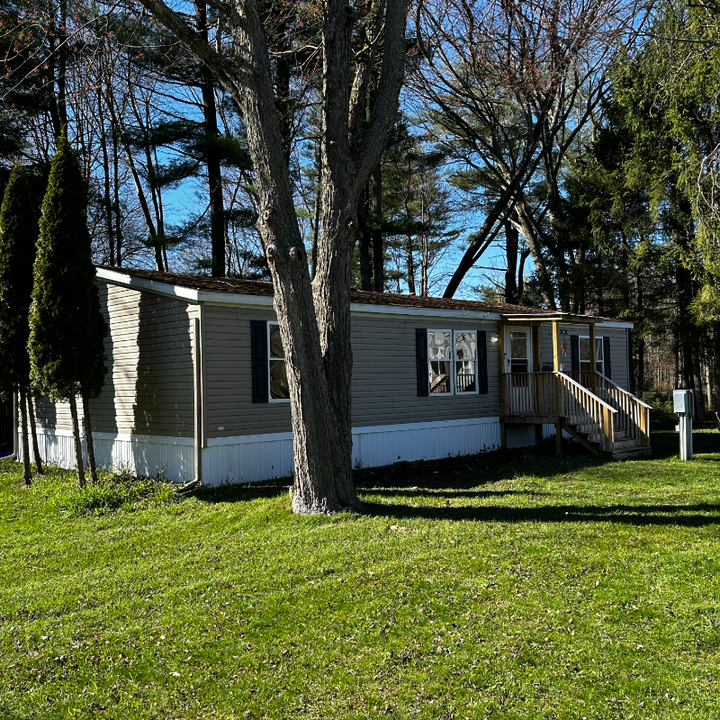 2605 Vienna Rd in Sylvan Beach, NY - Building Photo