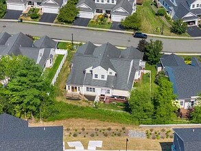 48 Lori Jean Pl in Troy, NY - Foto de edificio - Building Photo