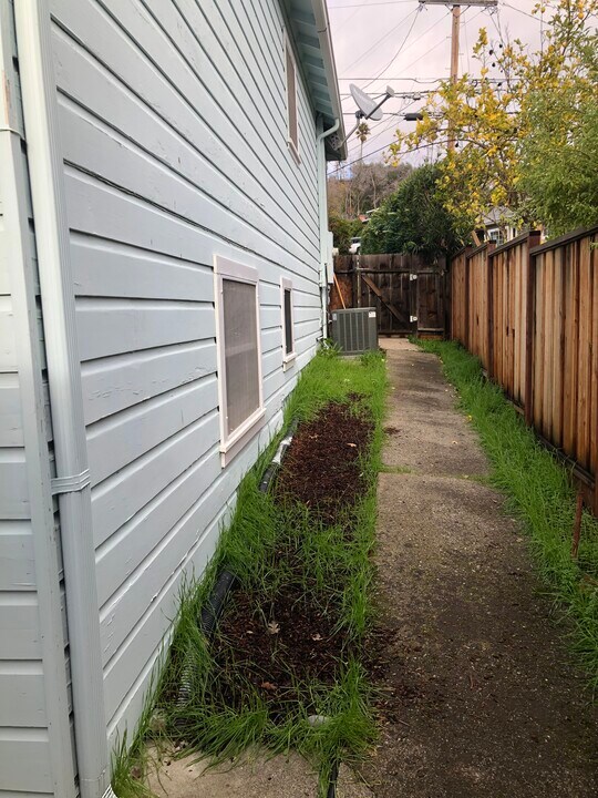 2749 Kinney Dr in Walnut Creek, CA - Building Photo
