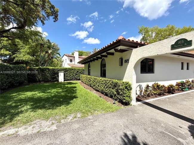 815 Valencia Ave in Coral Gables, FL - Building Photo - Building Photo