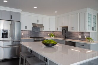 504 Harvest Cmns in Westport, CT - Building Photo - Building Photo