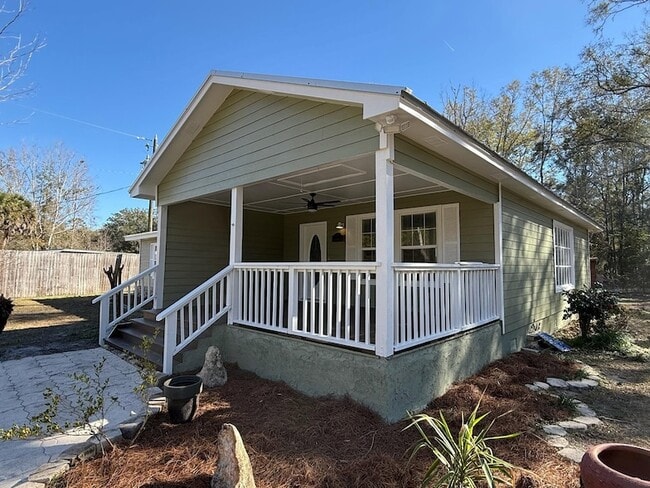 17 Timberwood Ct in Crawfordville, FL - Building Photo - Building Photo