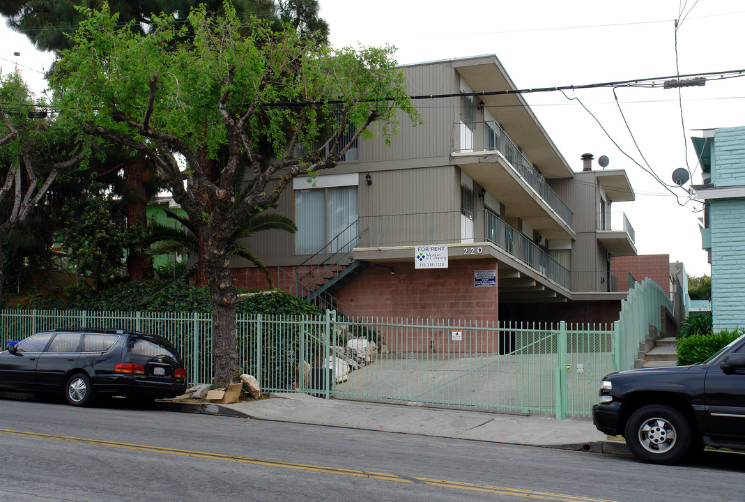 220 E Hyde Park Blvd in Inglewood, CA - Foto de edificio