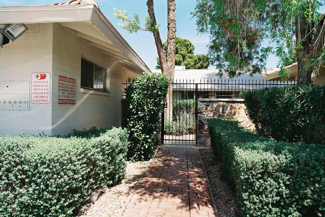 Oakview Apartments in Phoenix, AZ - Foto de edificio