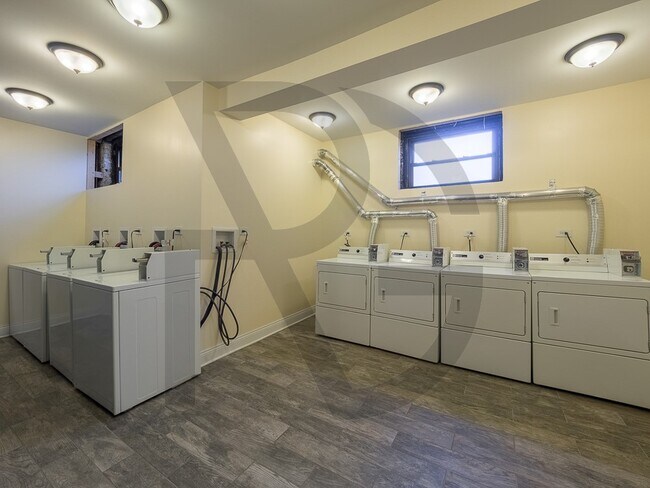 1129 W Oakdale Ave, Unit #1125-1A in Chicago, IL - Foto de edificio - Building Photo