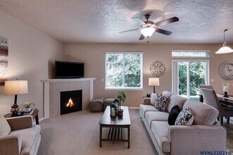 848 NE Millstream Pl in Albany, OR - Building Photo - Building Photo