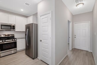 8439 Moonlight Bay Cir in Mont Belvieu, TX - Building Photo - Building Photo