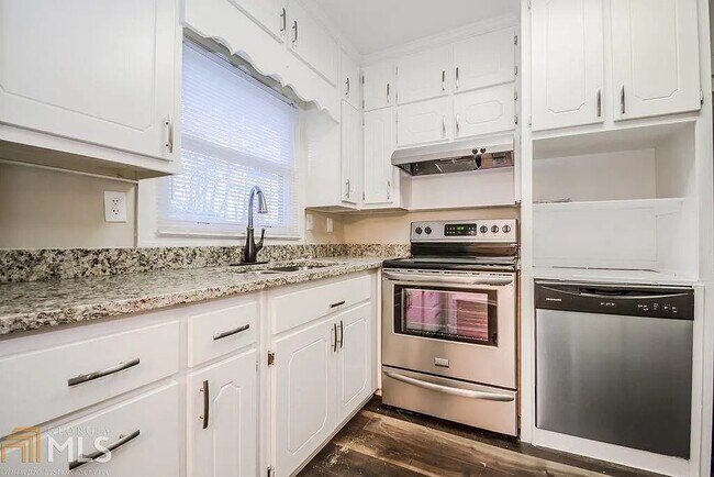property at 537 Reba Rd