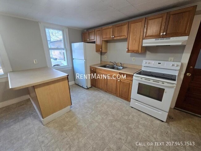 269 1/2 French St in Bangor, ME - Foto de edificio - Building Photo