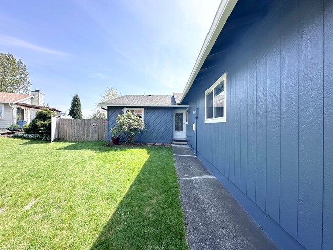 2238 SE 10th St in Gresham, OR - Building Photo - Building Photo