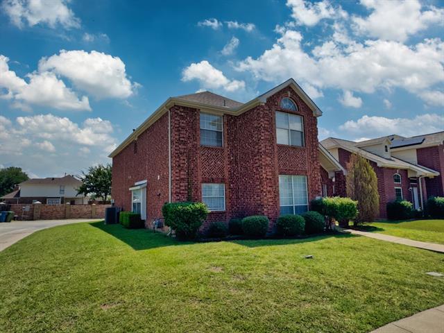 1402 Stone Canyon Way in Lewisville, TX - Building Photo - Building Photo