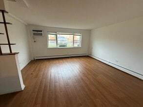 9595 Maple Dr in Rosemont, IL - Building Photo - Building Photo