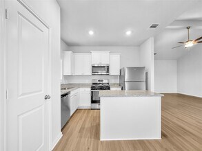 313 Kim Ln in Waller, TX - Building Photo - Building Photo