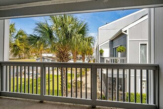 76 S Reindeer Rd in Myrtle Beach, SC - Building Photo - Building Photo
