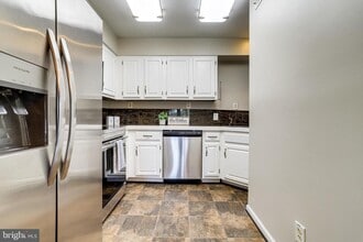 2911 S Woodstock St in Arlington, VA - Building Photo - Building Photo