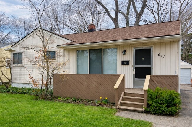 property at 617 N Wilson Ave