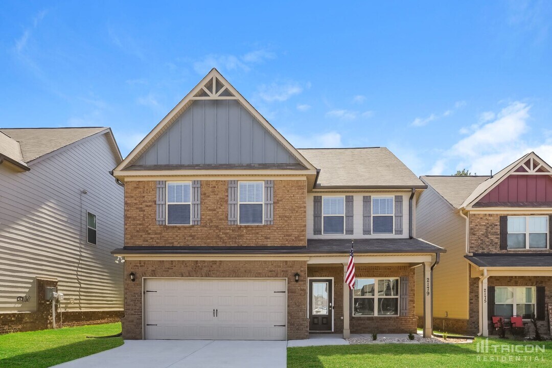 2179 Bridgewater Pass in Hampton, GA - Building Photo