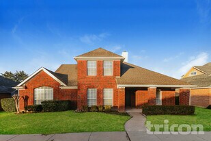 2033 Oak Bend Ln in Garland, TX - Building Photo