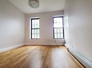 979 Greene Ave, Unit 2 in Brooklyn, NY - Building Photo - Building Photo