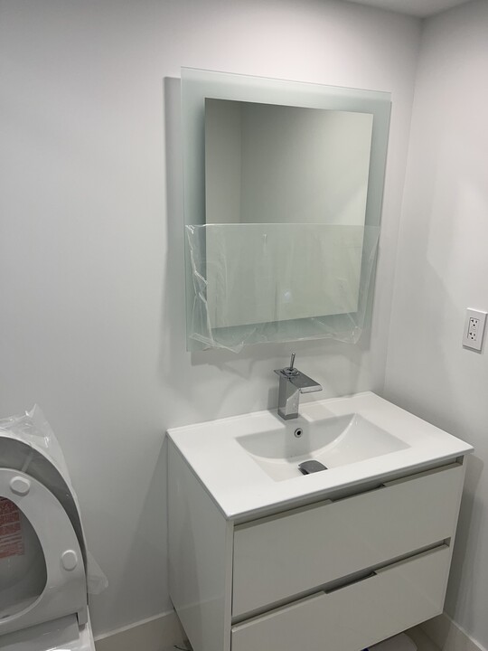 2625 Collins Ave, Unit 1909-1910 in Miami, FL - Building Photo