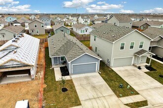 23437 Firelight Dr in Elgin, TX - Building Photo - Building Photo