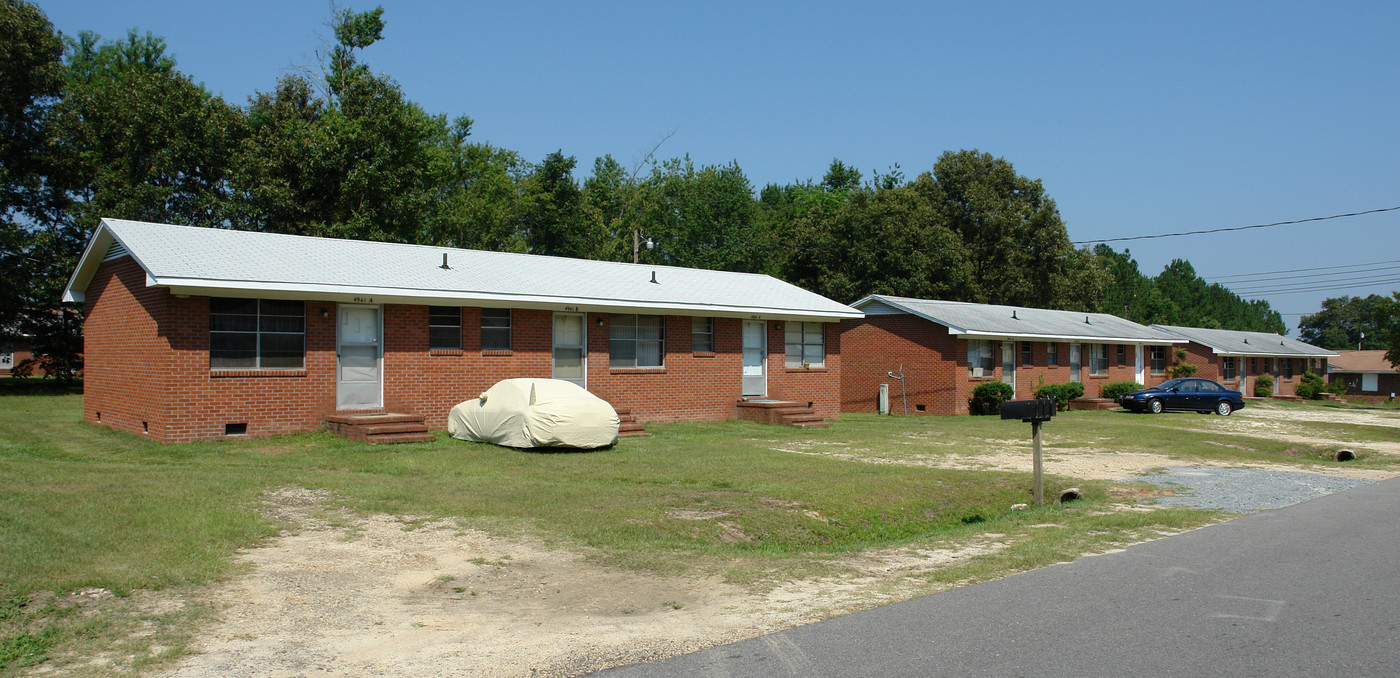 4941-4949 Fieldcrest Dr in Fayetteville, NC - Building Photo