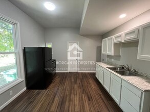 427 S 12th St, Unit B in New Castle, IN - Building Photo - Building Photo