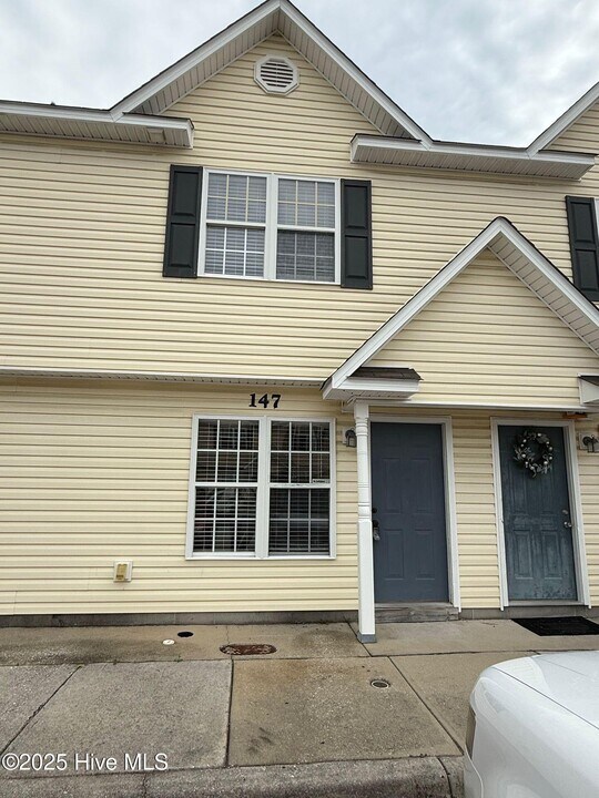 147 Cornerstone Pl in Jacksonville, NC - Building Photo