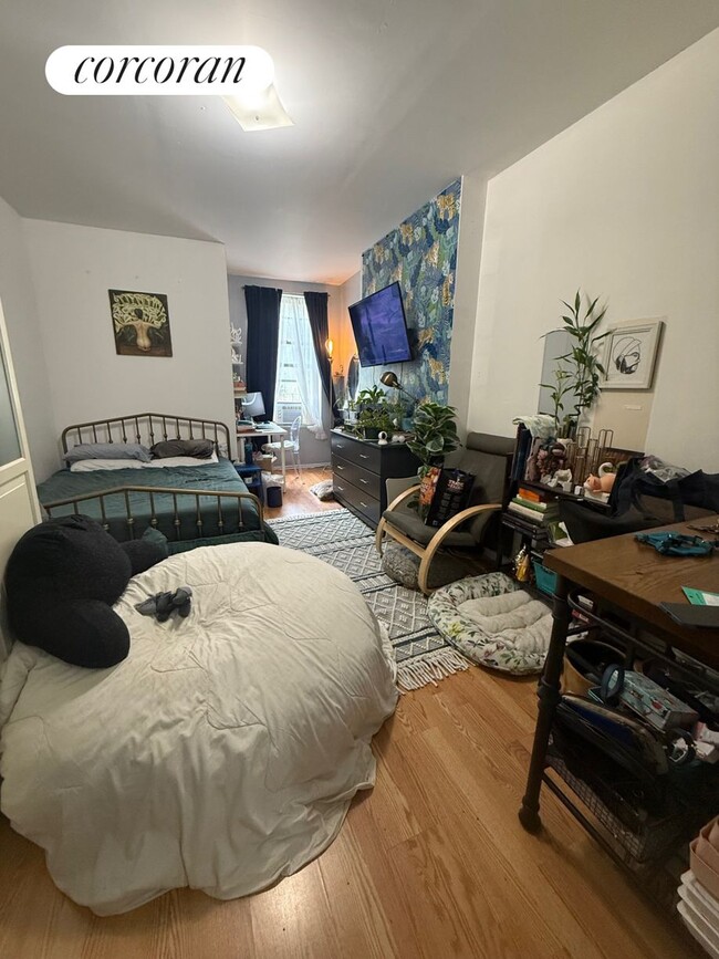 property at 172 E 104th St