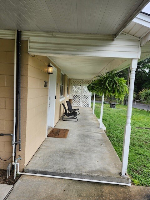 208 Deer Ave in Niceville, FL - Building Photo - Building Photo