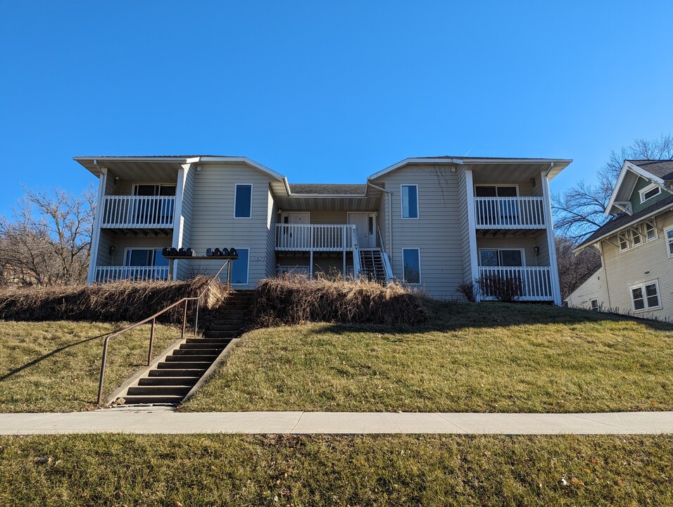 107 S 5th St in Mankato, MN - Building Photo