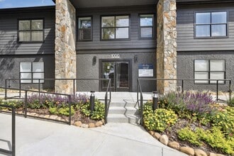 Aventura Bellevue in Nashville, TN - Foto de edificio - Building Photo