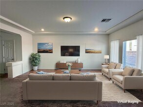 7736 S Westwind Rd in Las Vegas, NV - Foto de edificio - Building Photo