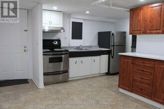 17 Mystic Ave in Toronto, ON - Building Photo - Building Photo